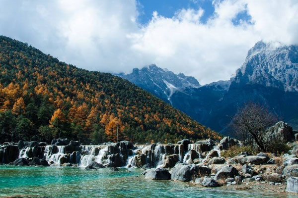 中国公认最美雪山：梅里雪山被誉为“雪山之神”