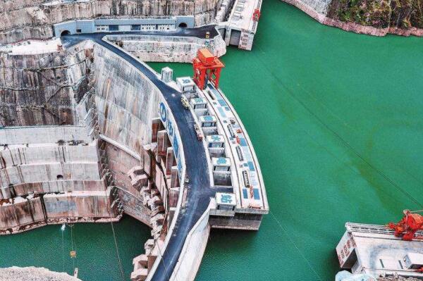 中国十大水利枢纽工程：三峡大坝全长3335米