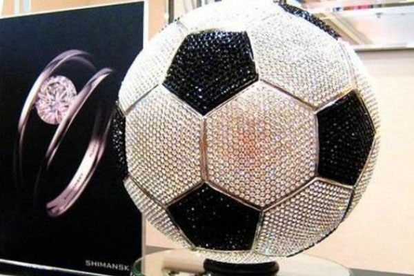 世界最贵的十大玩具：钻石足球价值超250万美元