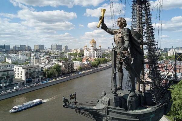 俄罗斯最著名的十大雕塑：彼得一世纪念碑高达94米