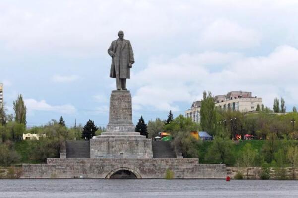 俄罗斯最著名的十大雕塑：彼得一世纪念碑高达94米