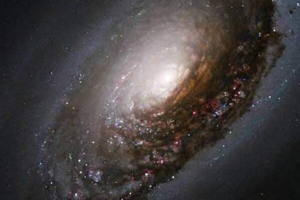 宇宙中最大的十个星系：草帽星系夺冠