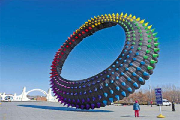 世界上最大的风筝——舞龙长度7250米