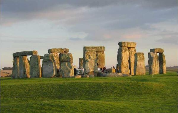 世界上最早的天文台雏形：英国巨石阵有4000多年历史