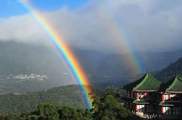 世界上最恐怖的彩虹：我国台湾上空现身时间达9小时
