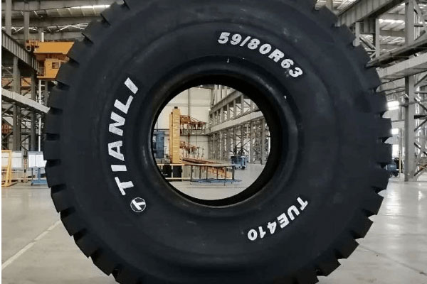 世界最大的卡车轮胎多高？轮胎直径达到4.03米