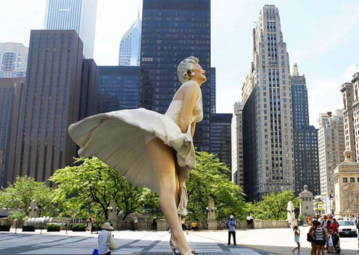 世界上最大的玛丽莲梦露雕像，裙底春光一览无遗（已拆除）