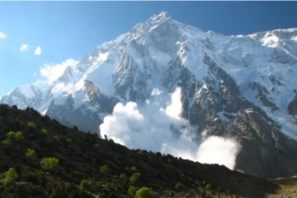 世界最高的山峰前十名，珠穆朗玛峰霸占榜首