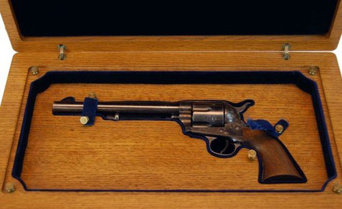 世界上最贵的十把枪，黄金瓦尔特手枪垫底