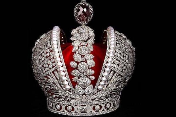 世界最华丽十大皇室珠宝首饰，英国皇室珠宝占6个！