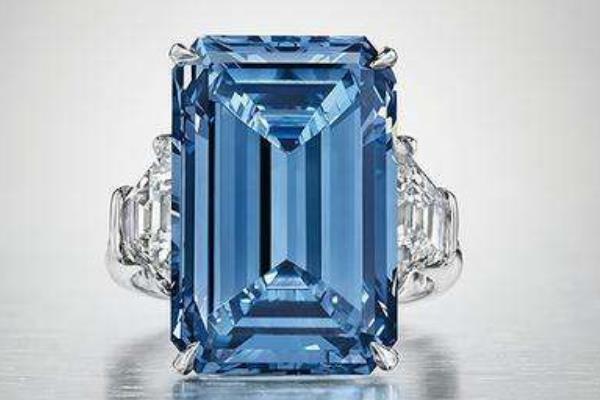 世界上最贵的稀世钻石，光明之山重达800克拉(无价之宝)