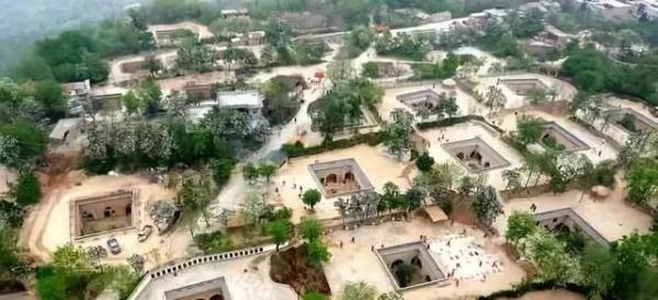 中国最奇特的两个村庄：一个在天上，一个在地下
