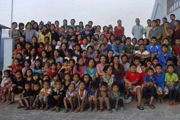 世界上最大的家庭，全家祖孙三代共有180人