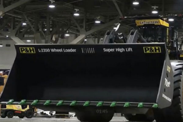 世界最大的装载机：长度高达20米，一铲子可装40立方米