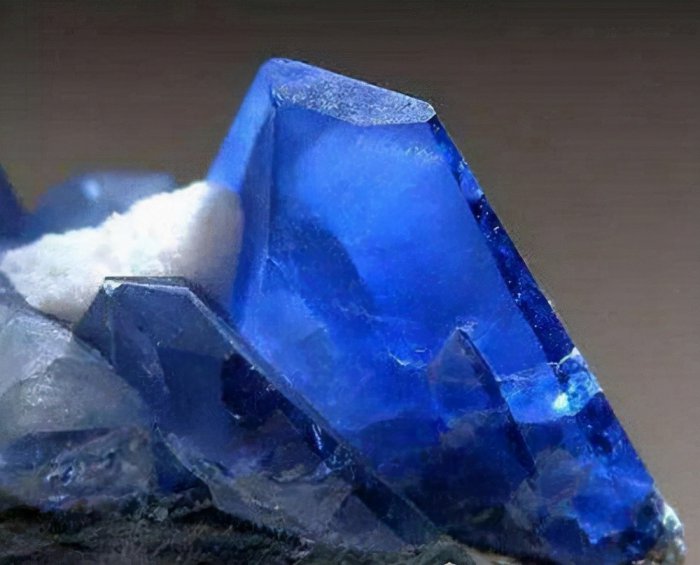 世界公认十大最珍贵的宝石，额尔齐斯石全球仅一颗