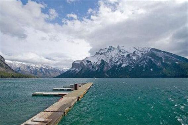 世界十大透明的湖：茶卡盐湖第七，弗拉特黑德湖夺冠