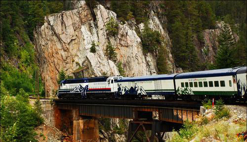 全球十大著名的火车旅行路线，每一眼风景美不胜收