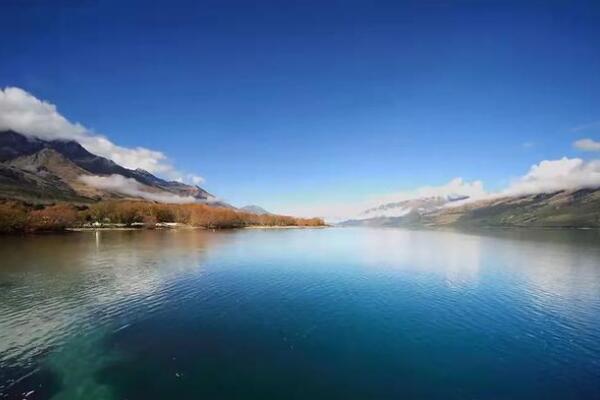 世界十大蓄水量高的湖泊：里海第一，贝加尔湖第二