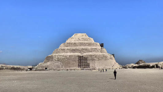 世界上最古老的金字塔