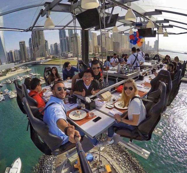 世界上最特别的餐厅：吊在50米的高空，一顿饭要8888元