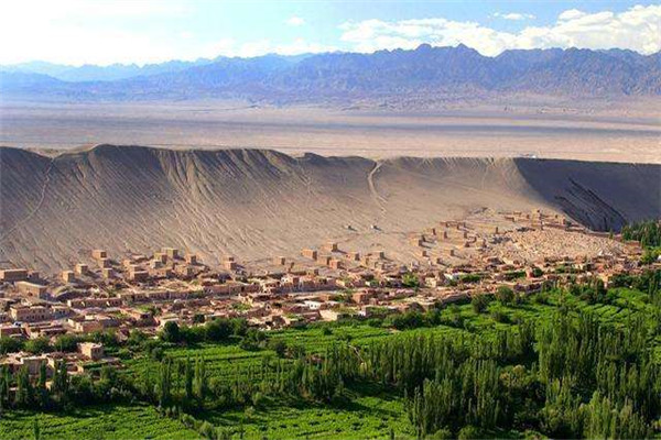 世界最低的盆地是哪里：吐鲁番盆地低于海平面154米